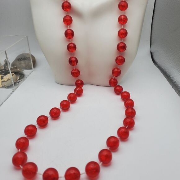 Cherry bombshell red beaded necklace - Picture 1 of 4